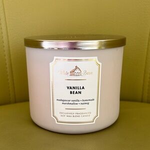 NWT White Barn Vanilla Bean 3-Wick Candle